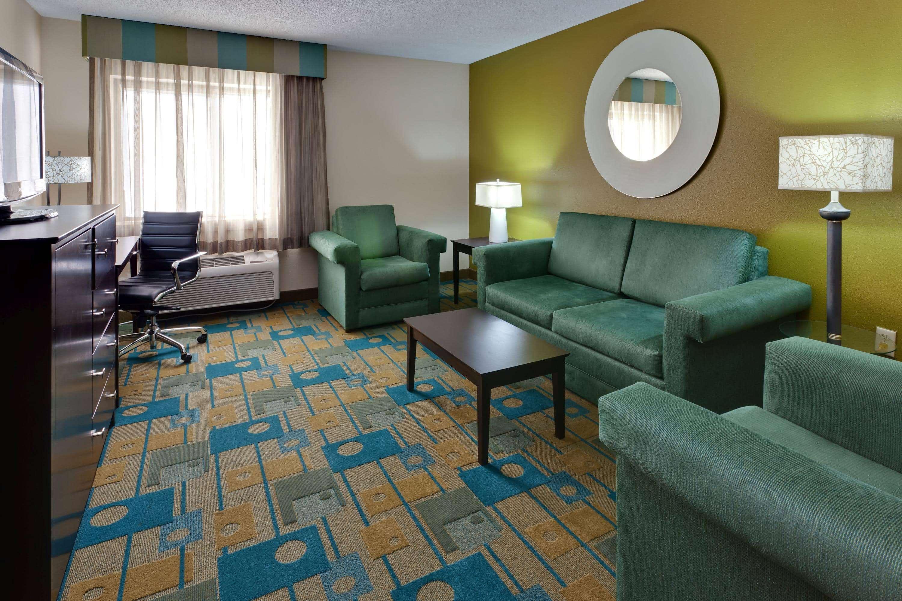 La Quinta By Wyndham Plattsburgh Hotel Exterior photo