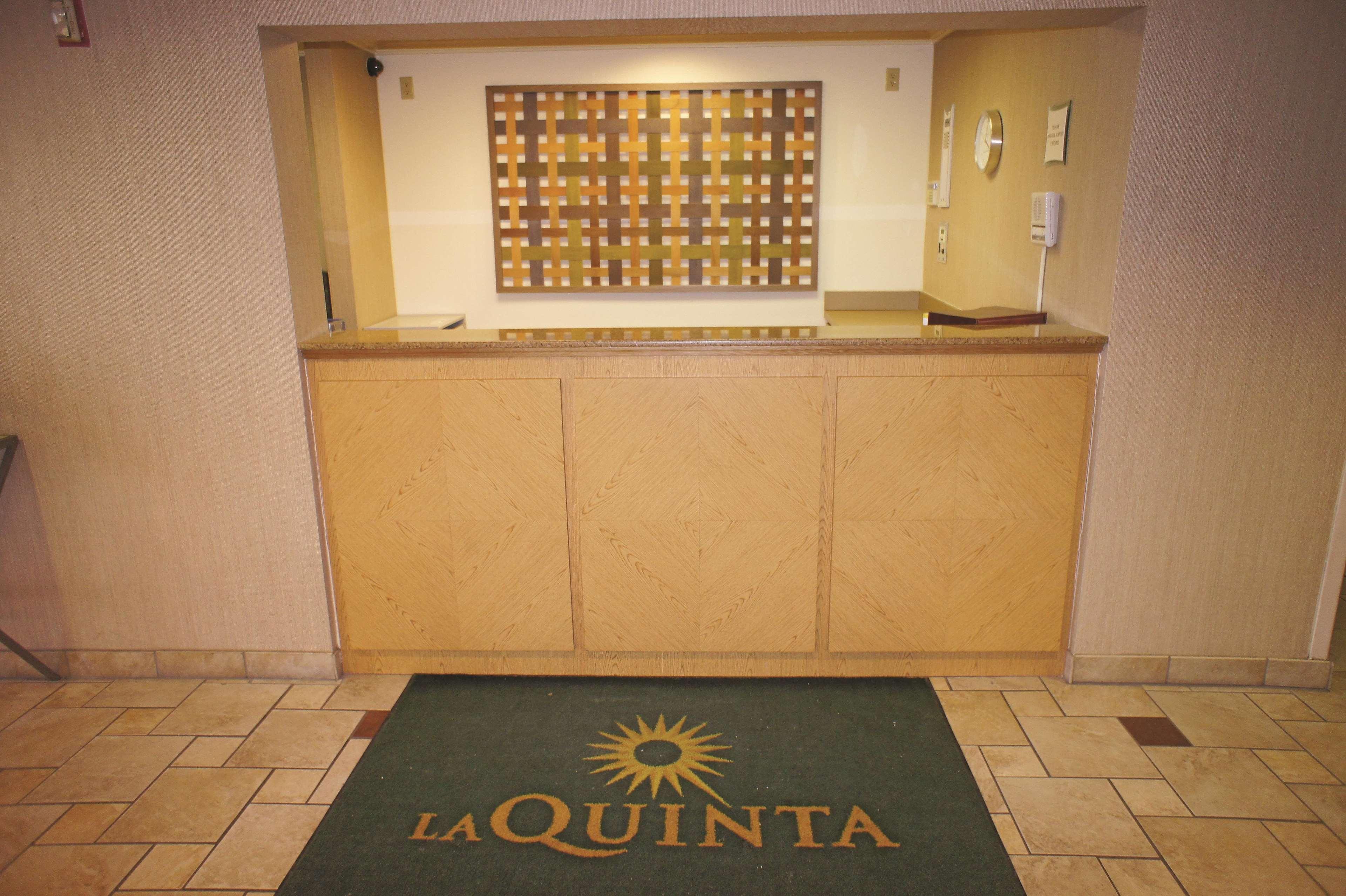 La Quinta By Wyndham Plattsburgh Hotel Exterior photo
