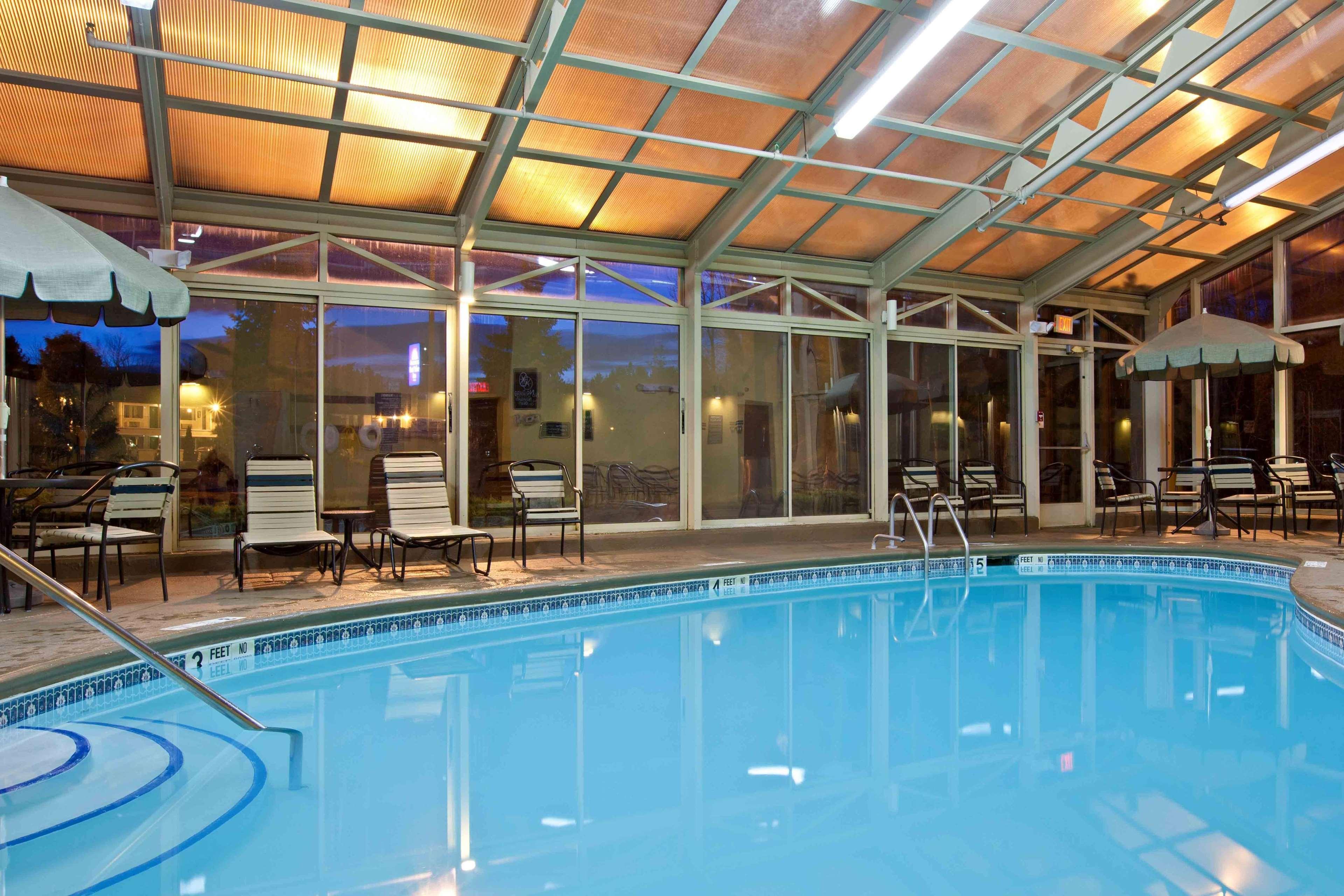 La Quinta By Wyndham Plattsburgh Hotel Exterior photo